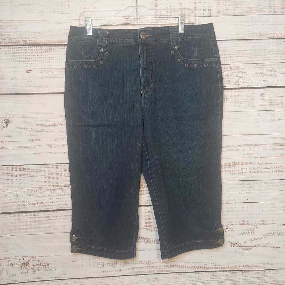 Pennars size 14 Womans Dark Wash Blue Jean Capris